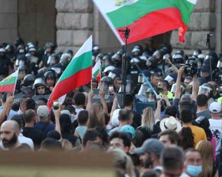 СДВР: На протестите има провокатори, не им се поддавайте