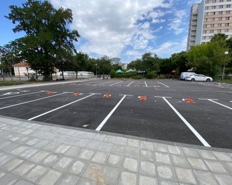 Завършиха изграждането на нов паркинг в 