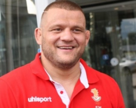 Още една жертва на COVID-19! Почина бившият национал по борба Николай Щерев