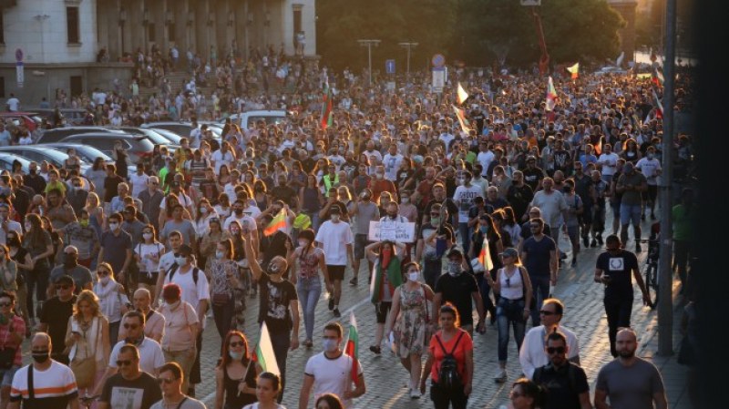 Валери Симеонов: Протестите са дирижирани от Дубай с подкрепата на президента