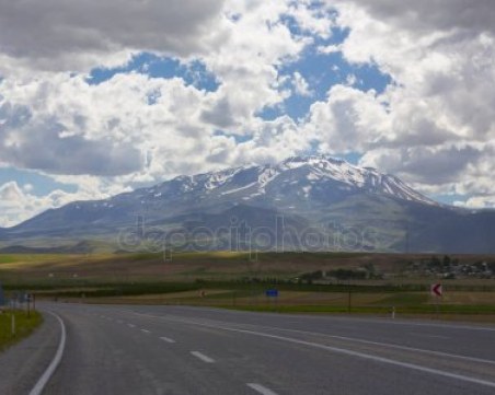 Самолет се разби в Турция, 7 полицаи загинаха