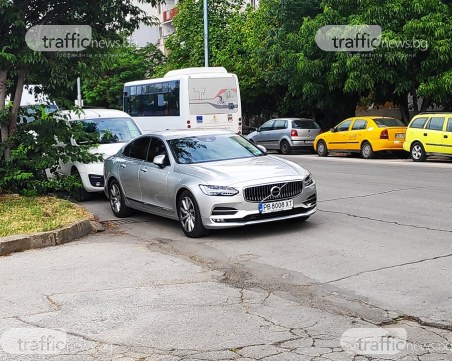 Зико смени номера на служебното 