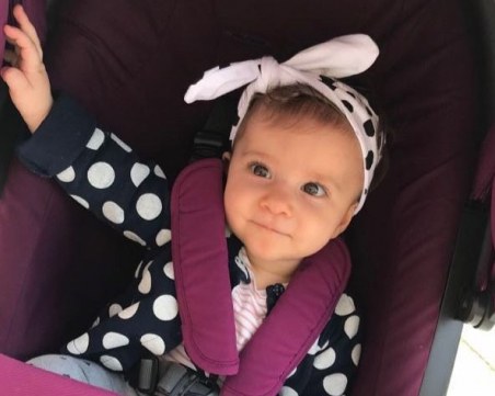 Злокачествен тумор отне усмивката на 11-месечната Йоанка. Да й помогнем!