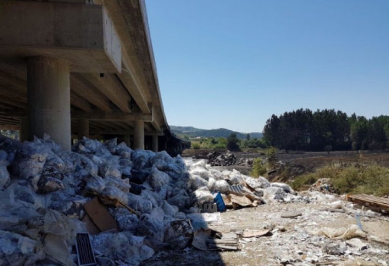 Прокуратурата: Кметът на Дупница не е изпълнил задълженията си за боклука под АМ 