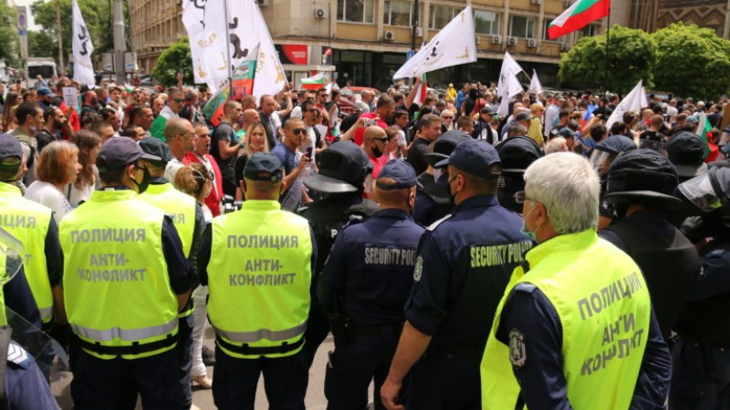 Осем завършиха в ареста след протеста вчера