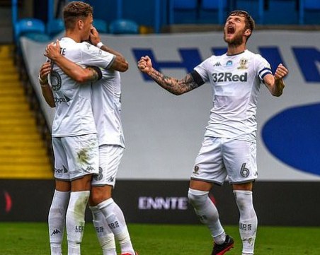 Емблематичният Лийдс се завърна в Премиър лийг след 16-годишно изгнание