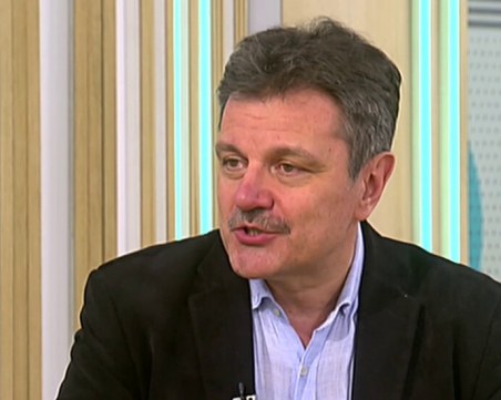 Пулмолог: Добре, че хората по протестите носят маски