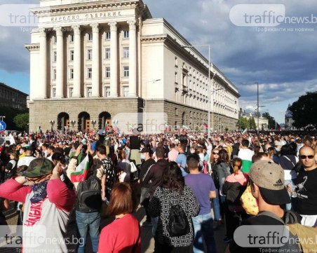 Депутат от НФСБ: Не може 5000 души да диктуват дневния ред на България