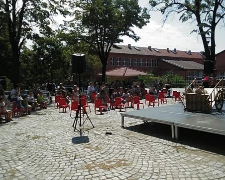 Кукленият театър обикаля парковете в Пловдив, кани децата на представления