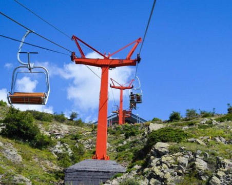 Мъж от София издъхна на лифт край Сопот, паднал с парапланер