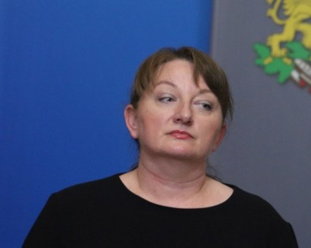 Сачева: Предсрочните избори могат да се проведат най-рано през декември