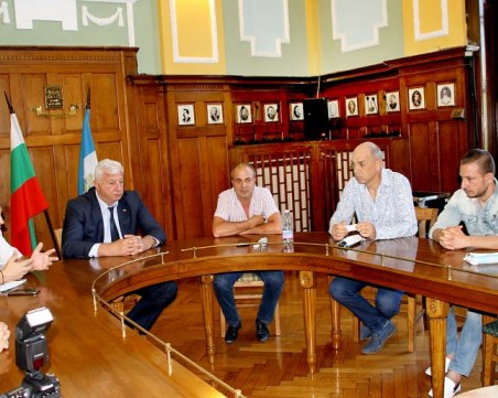 Над 200 кг дезинфектанти дариха от 