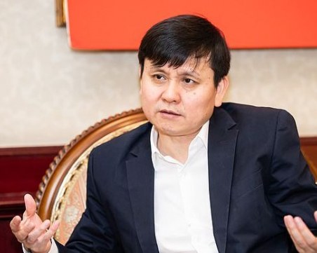 Водещ лекар в Китай: Може да отнеме на света две години, за да овладее пандемиятa COVID-19