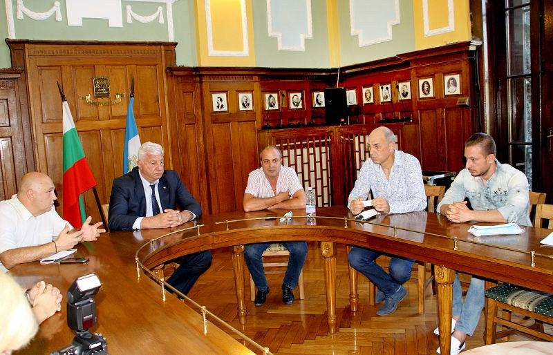 Над 200 кг дезинфектанти дариха от