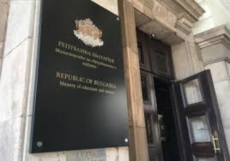 Коронавирус в МОН, правят тестове на всички контактни