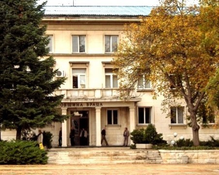 Коронавирусът влезе в още една градска администрация у нас