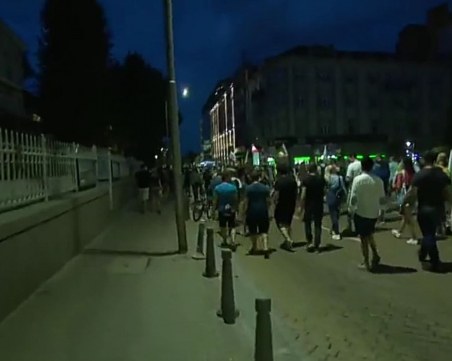 Протестиращи тръгнаха на шествие, блокираха булеварди
