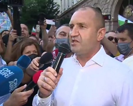 Радев слезе при протестиращите: Властта е глуха на исканията ви