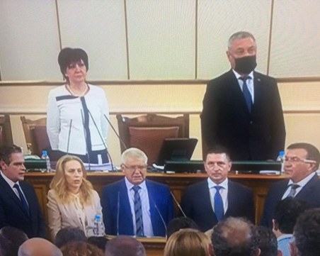 Депутатите подкрепиха рокадите в кабинета! Новите министри се заклеха