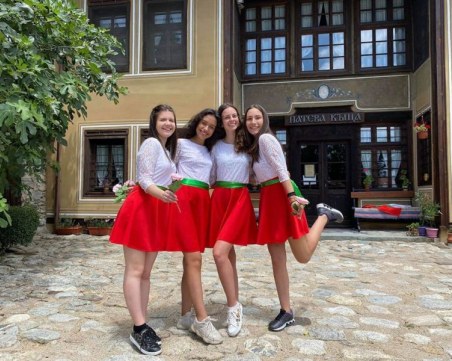 Голям успех! Момичетата от Карлово с най-харесваната учебна компания в Европа