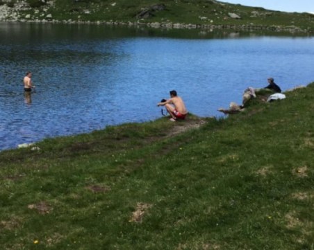 Издирват сърбите, къпали се и плажували на Седемте рилски езера