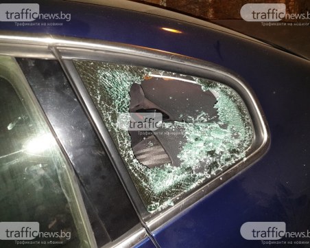 Наркоман разби колата на пловдивчанка, отмъкна й чантата посред бял ден