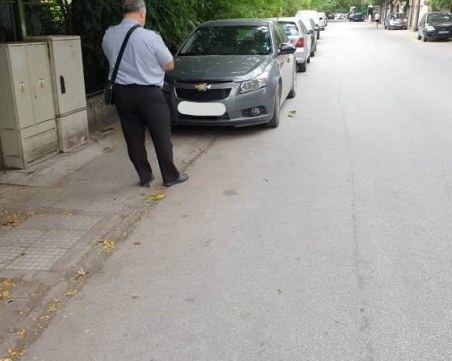 Погнаха нарушители в центъра на Пловдив! Над 100 шофьори с фишове за паркиране