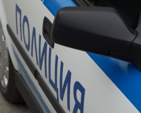 Психично болна жена опитала да удуши съседка, тормози цял блок от години