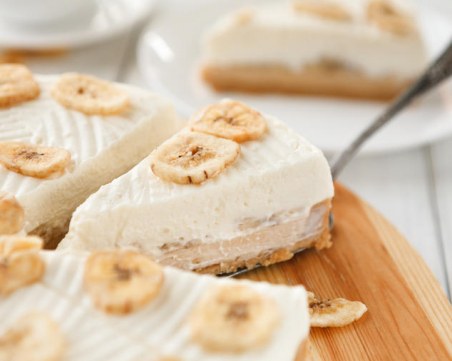 Торта с банани и бисквити готова за 15 минути - кремообразно и незабравимо удоволствие!