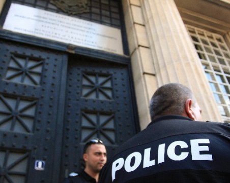 Замеряха Министерския съвет с пъдпъдъчени яйца