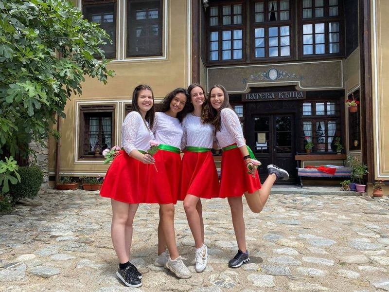 Голям успех! Момичетата от Карлово с най-харесваната учебна компания в Европа