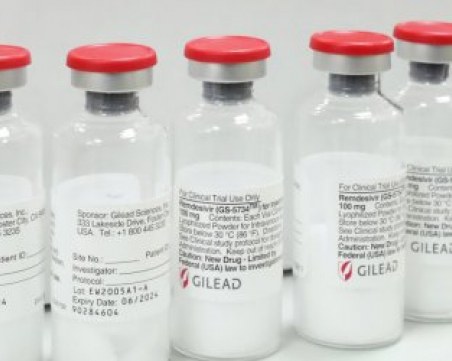 САЩ изкупи световните запаси от ремдесивир за месеци напред