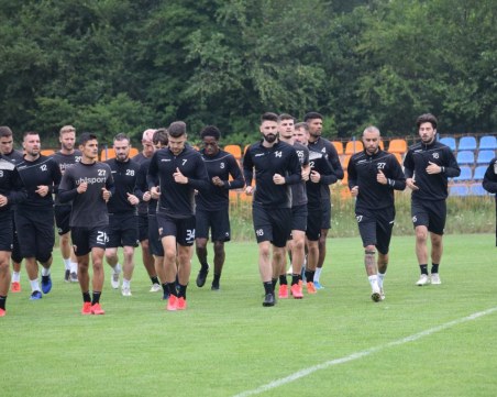 Локо с първа контрола днес, Ботев започва подготовка