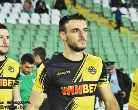 Ботев се разделя със защитник