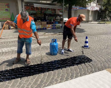 За първи път в Пловдив: Нова експериментална пешеходна пътека върху паважна настилка
