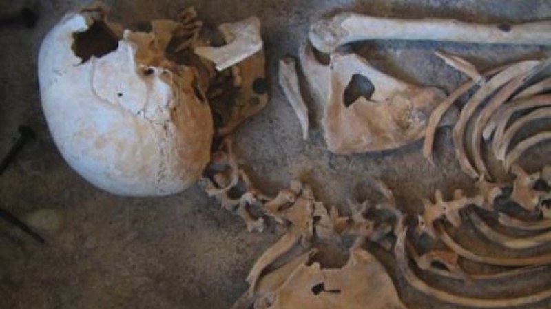 Откриха човешки кости в дворно място