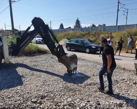 Летните ремонти край Пловдив продължават, асфалтират най-дългата улица в Кадиево