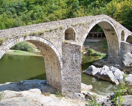 Баща и син се изгубиха в Родопите, три часа ги търсиха