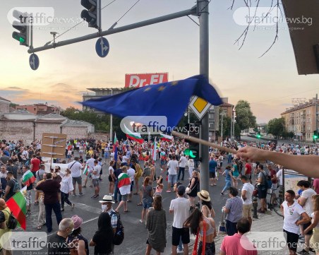 Протестиращи блокираха два моста на Марица, спряха движението