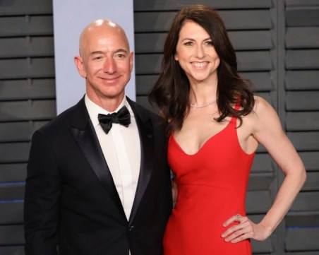 Втората най-богата жена направи дарения за 1,7 млрд. долара