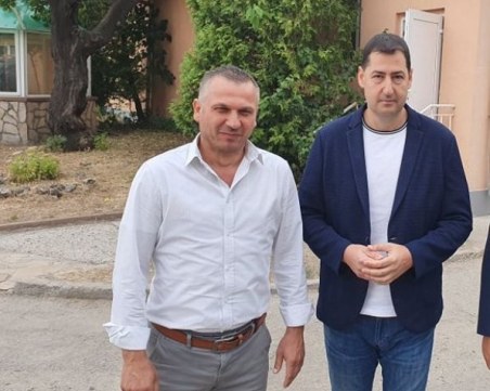 Иван Стоянов бори COVID-19 с бягаща пътека и 