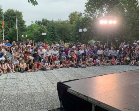 Приказни герои оживяват в любими паркове на Пловдив