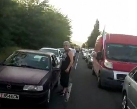 НА ЖИВО: Стотици коли от Стара Загора тръгнаха към АМ 