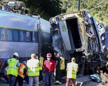Тежка катастрофа с влак в Португалия! Двама загинаха, над 30 са ранени