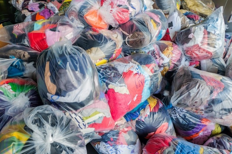 Акция на БЧК започва в Карлово, събират дрехи за кризисен резерв