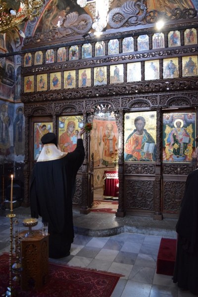 Осветиха реставрирания иконостас на църквата в Бачковския манастир