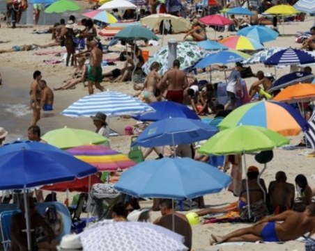 Германци за Черноморието ни: На никого не му пука от COVID-19