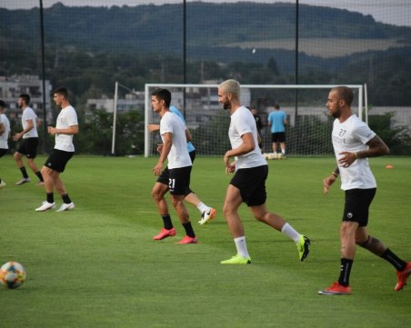 Локо без Акрапович на финала за Суперкупата днес