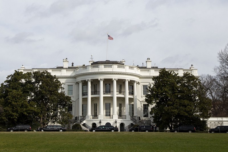Белият дом: Ако се гласува по пощата, няма да е ясен новият президент до 2021