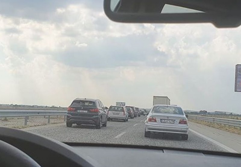 Катастрофа затвори магистралата край Пловдив! Движението се отбива